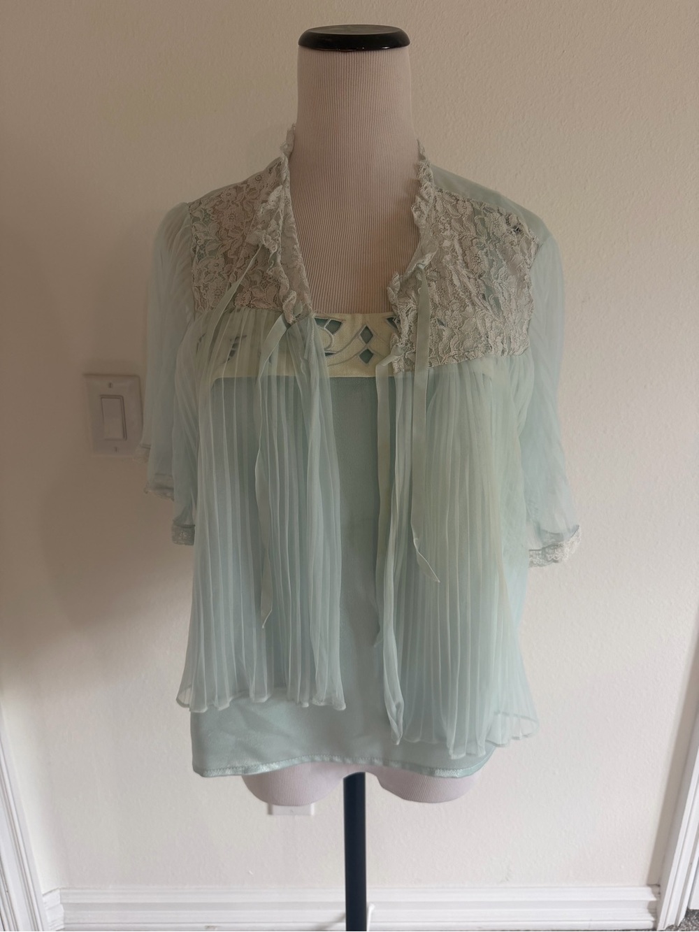 Vintage Lace-Trim Sheer Pleated Cape and Tank